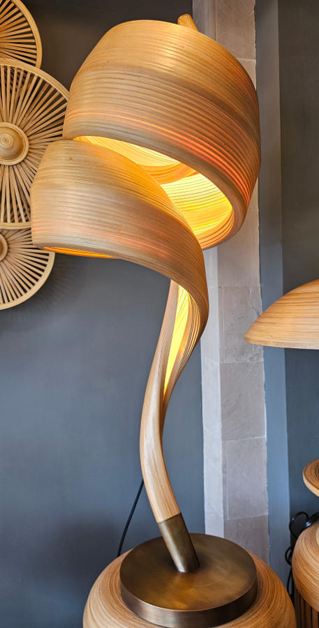 Design Lampe aus Palmenblättern